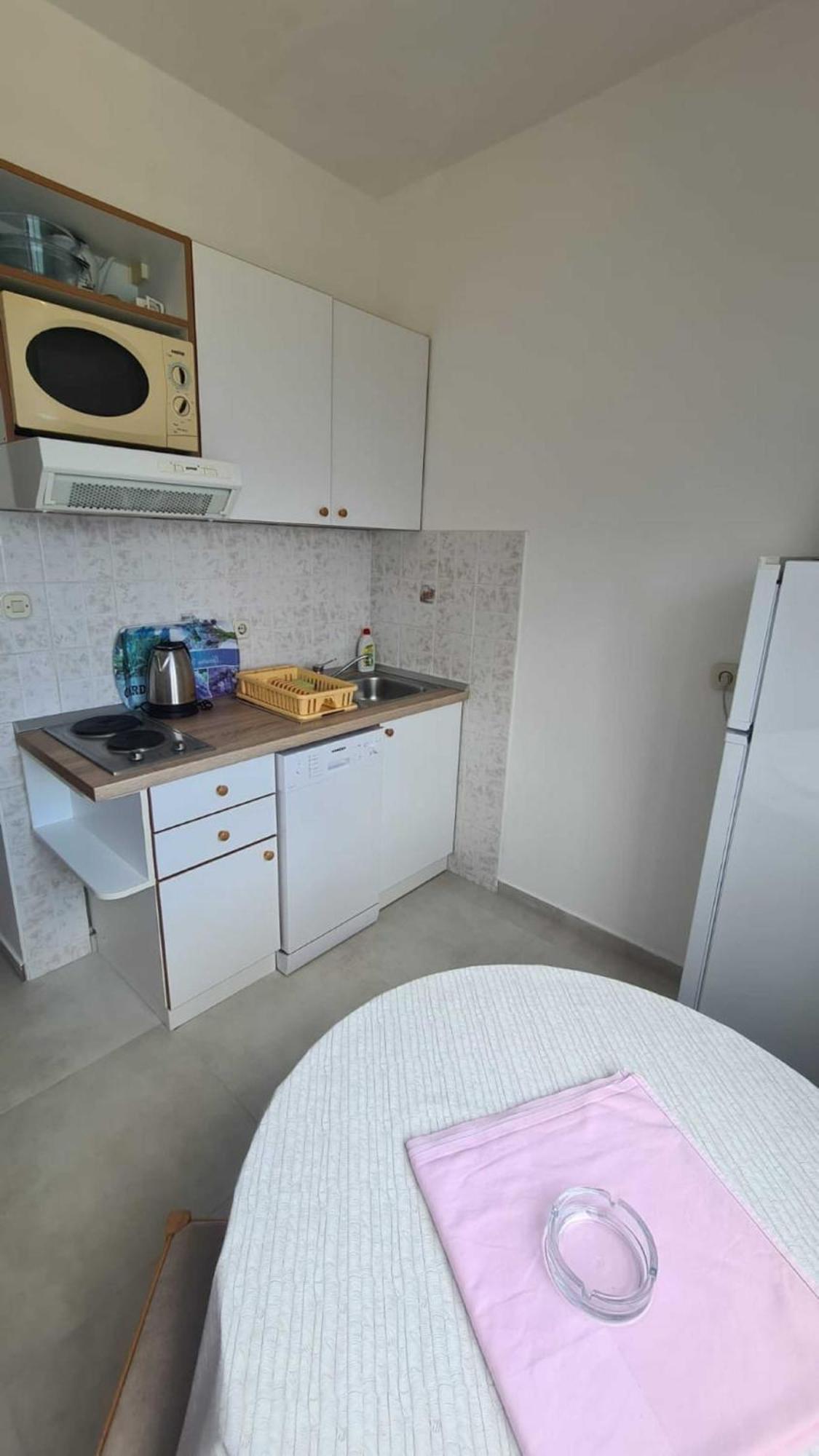 Apartments Pansion Franka Brist Exterior foto